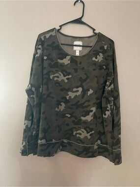 Rachel hollis xl Women's Camo Long-Sleeve Top sweatshirt Olive Camo print